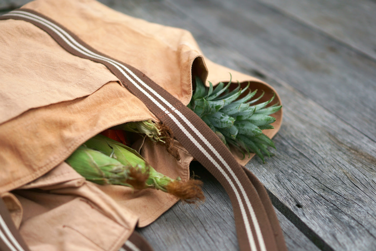 Big Grocery Bag, a solution for not bringing back countless of plastic bags whenever we come home after grocery shopping. By Xiapism Natural Dye Sustainable Fashion